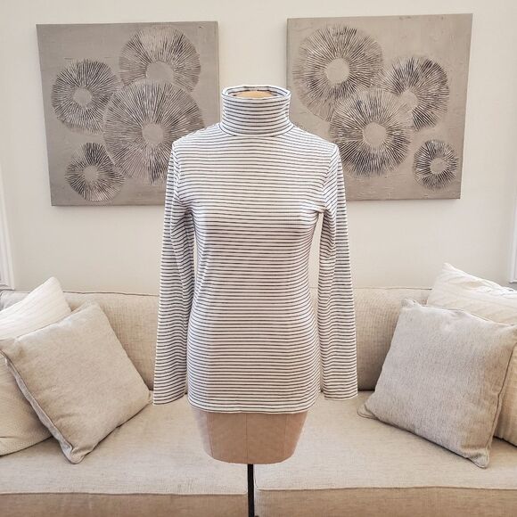 HALOGEN | Long Sleeve Striped Ribbed Turtleneck - [Small in Black/White] - Picture 2 of 11